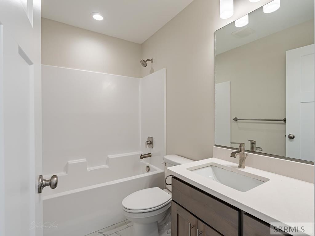 402 Kelton Circle Property Photo 25