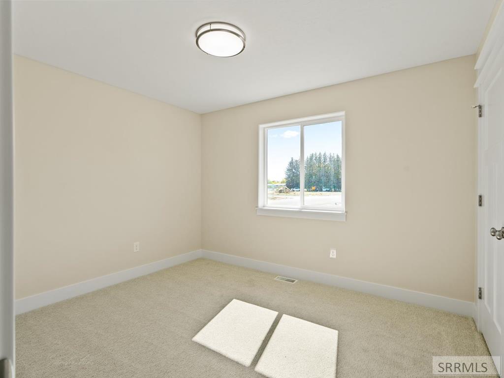 402 Kelton Circle Property Photo 26