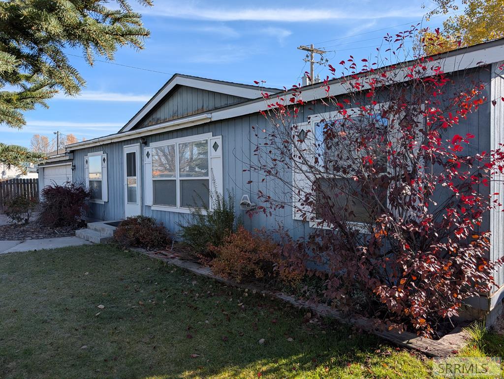 79 S Railroad Avenue Property Photo 1