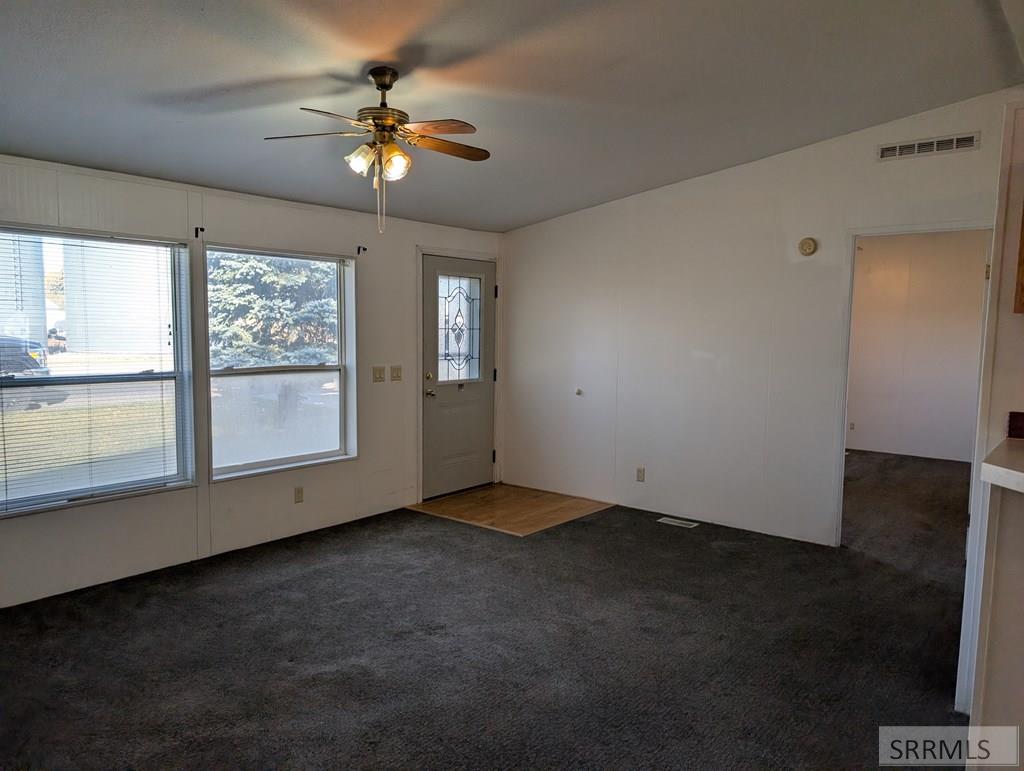 79 S Railroad Avenue Property Photo 9