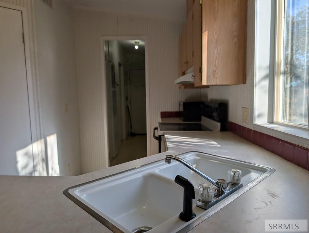 79 S Railroad Avenue Property Photo 17