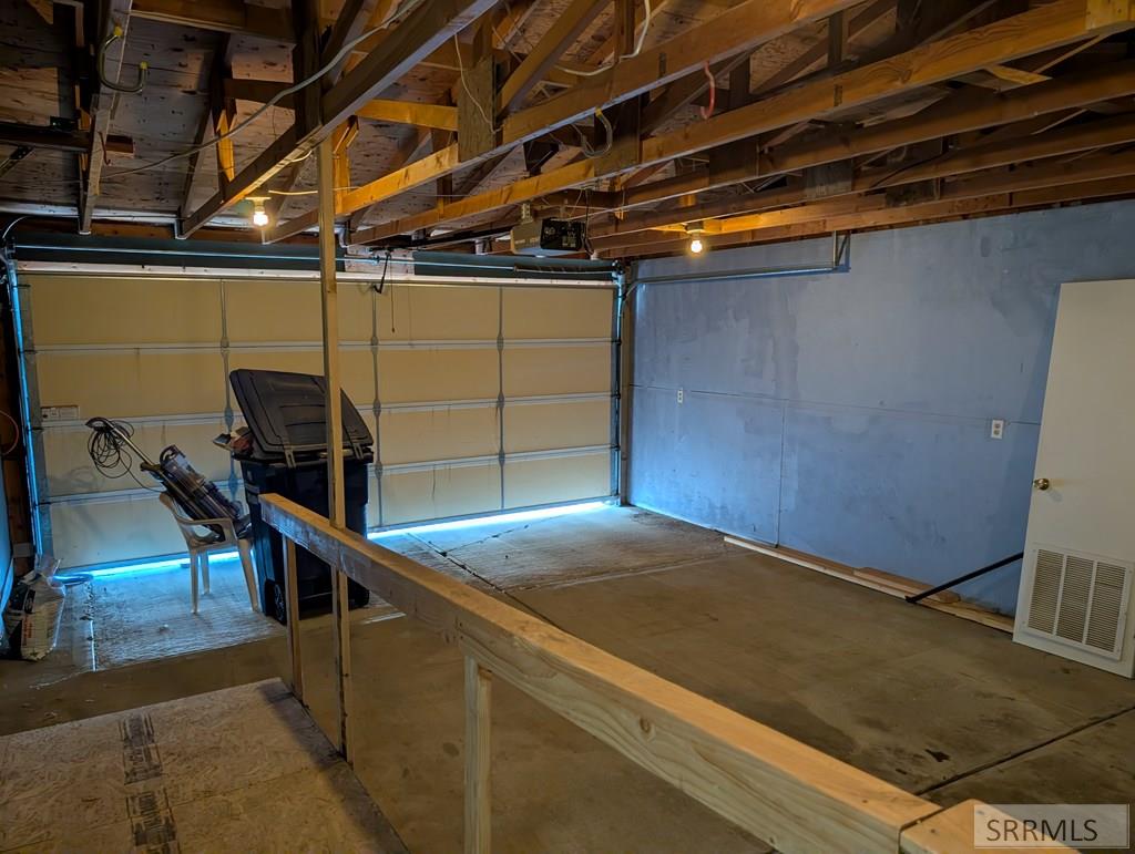 79 S Railroad Avenue Property Photo 33