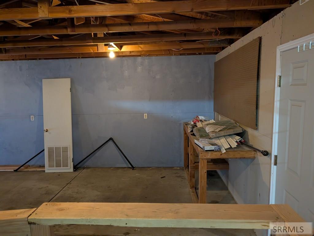 79 S Railroad Avenue Property Photo 34