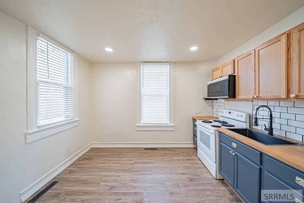 656 W Lander Street Property Photo 16