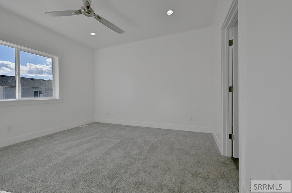 3190 Peacock Lane Property Photo 4