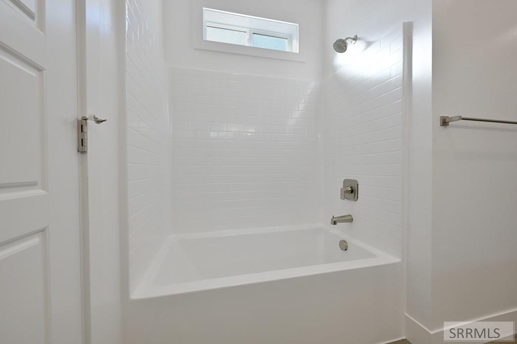 3190 Peacock Lane Property Photo 6