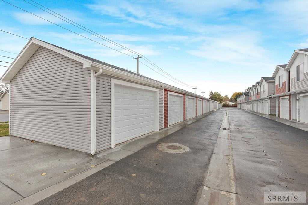 2393 Caddis Way Property Photo 27