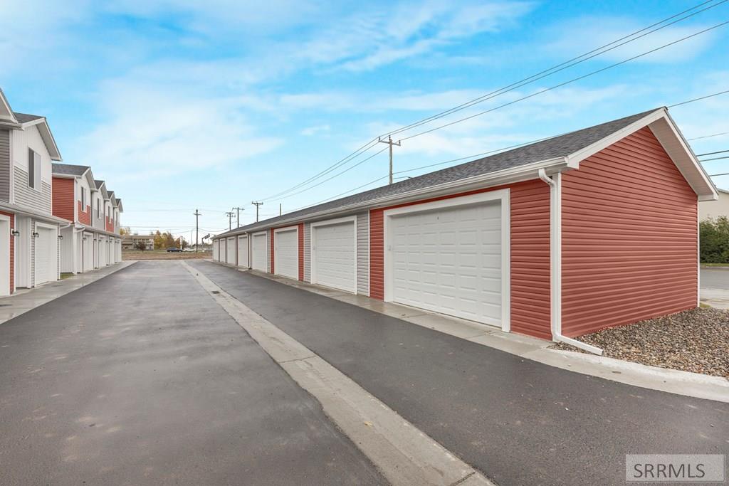 2393 Caddis Way Property Photo 28