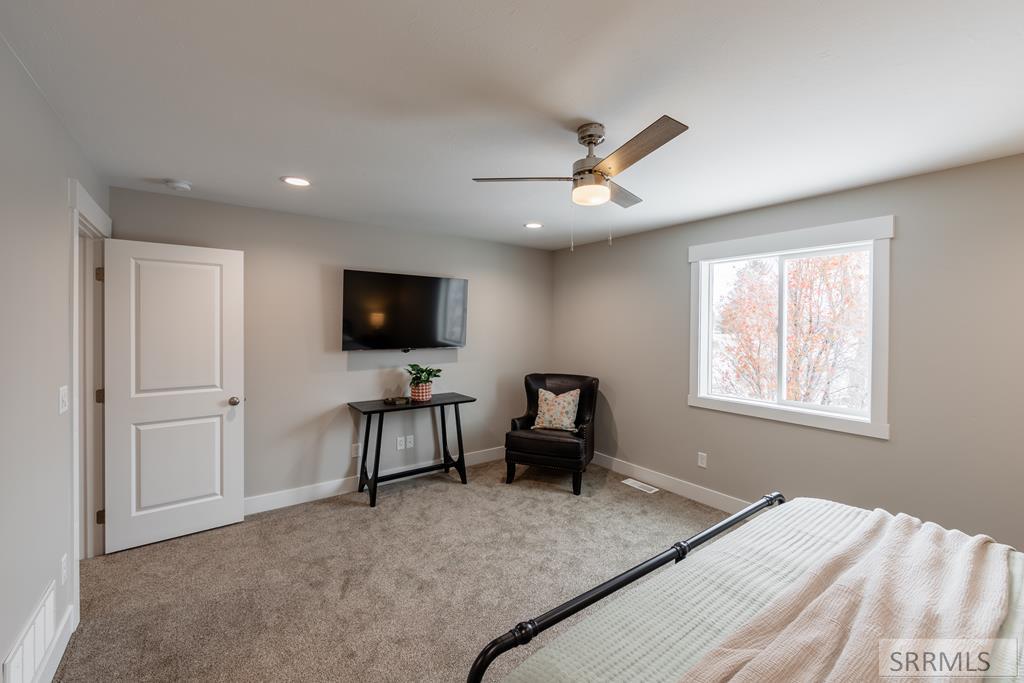 2385 Caddis Way Property Photo 14