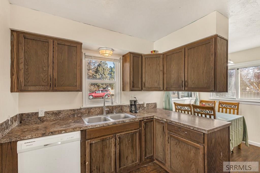 644 Lomax Street Property Photo 9