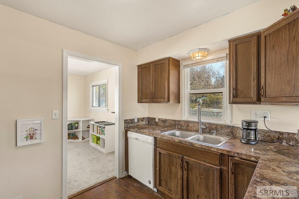 644 Lomax Street Property Photo 11