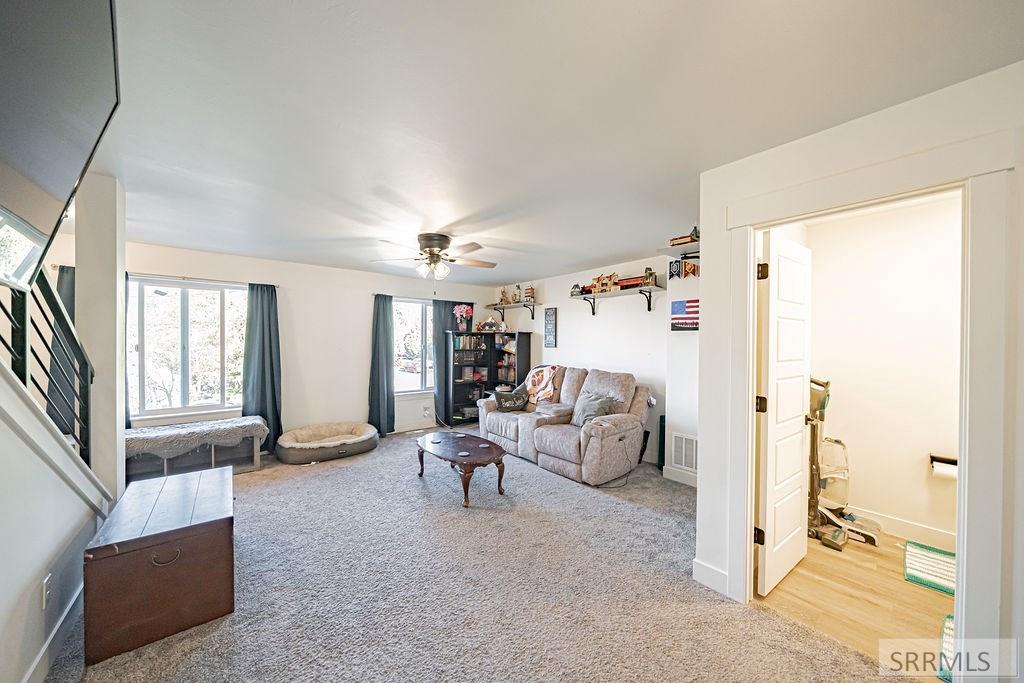 676 E Court Street # 105 Property Photo 3