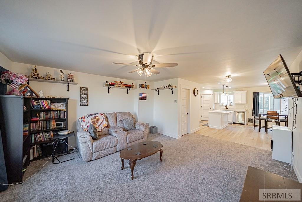 676 E Court Street # 105 Property Photo 6