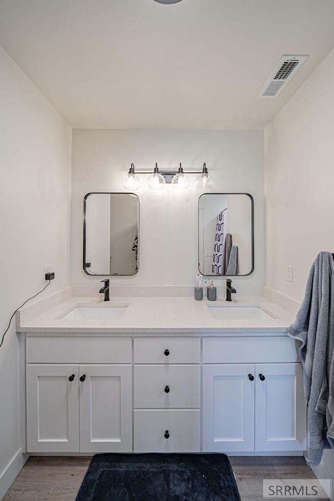 676 E Court Street # 105 Property Photo 17