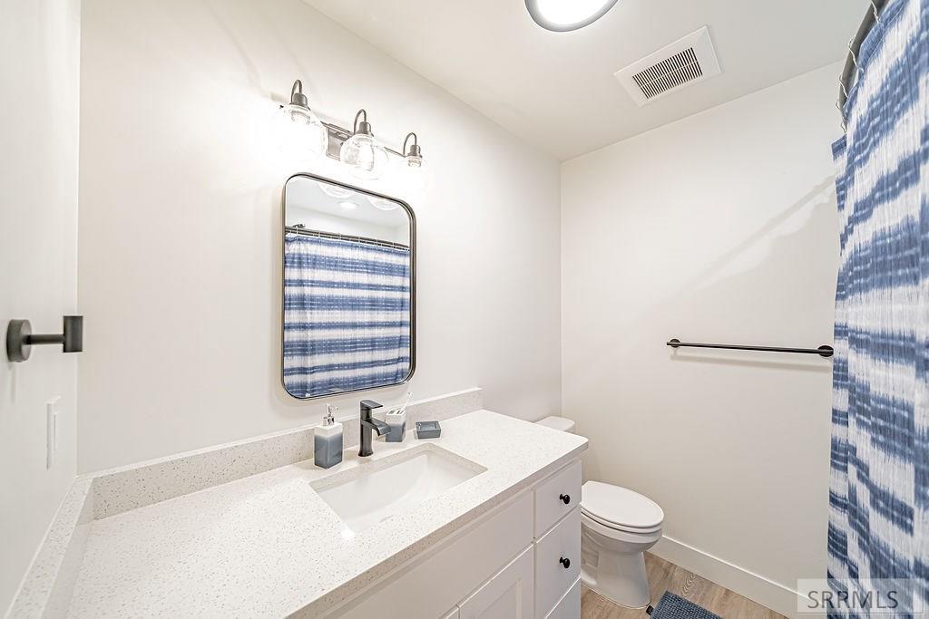 676 E Court Street # 105 Property Photo 23