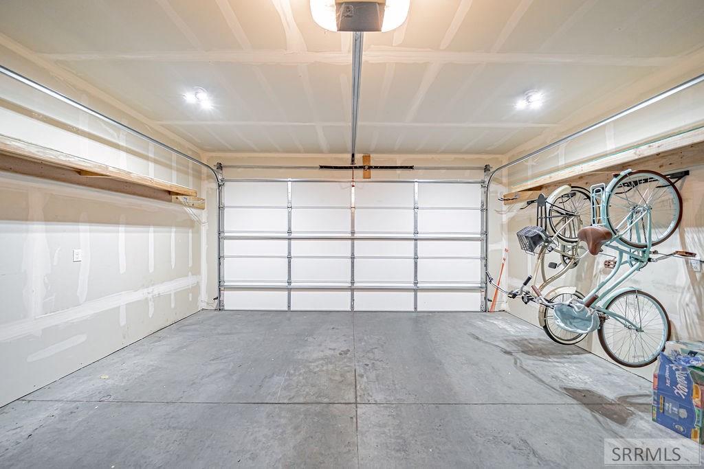 676 E Court Street # 105 Property Photo 25