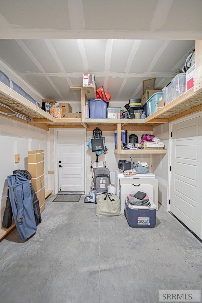 676 E Court Street # 105 Property Photo 27