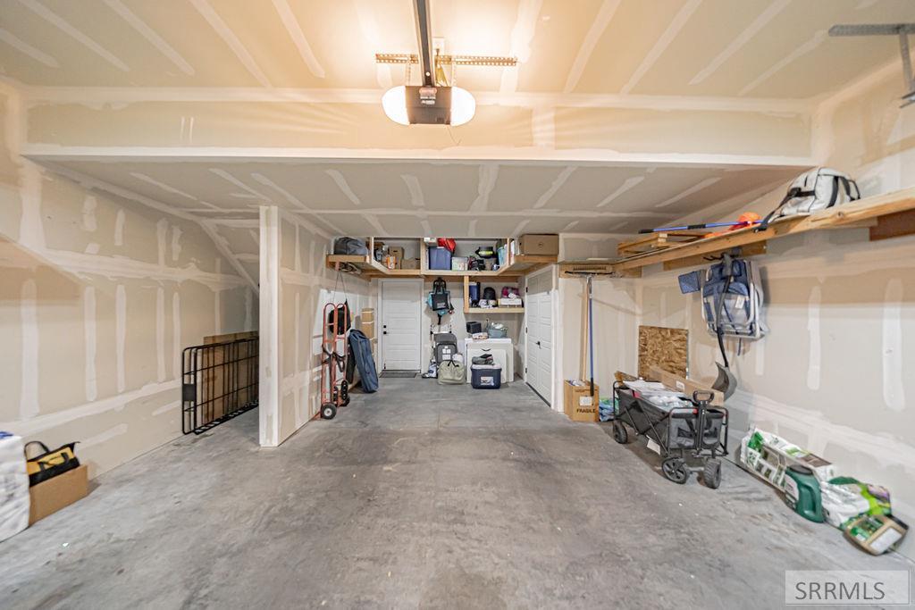 676 E Court Street # 105 Property Photo 28