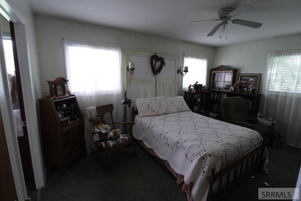 419 W Grand Avenue Property Photo 6