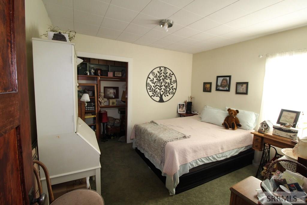 419 W Grand Avenue Property Photo 8