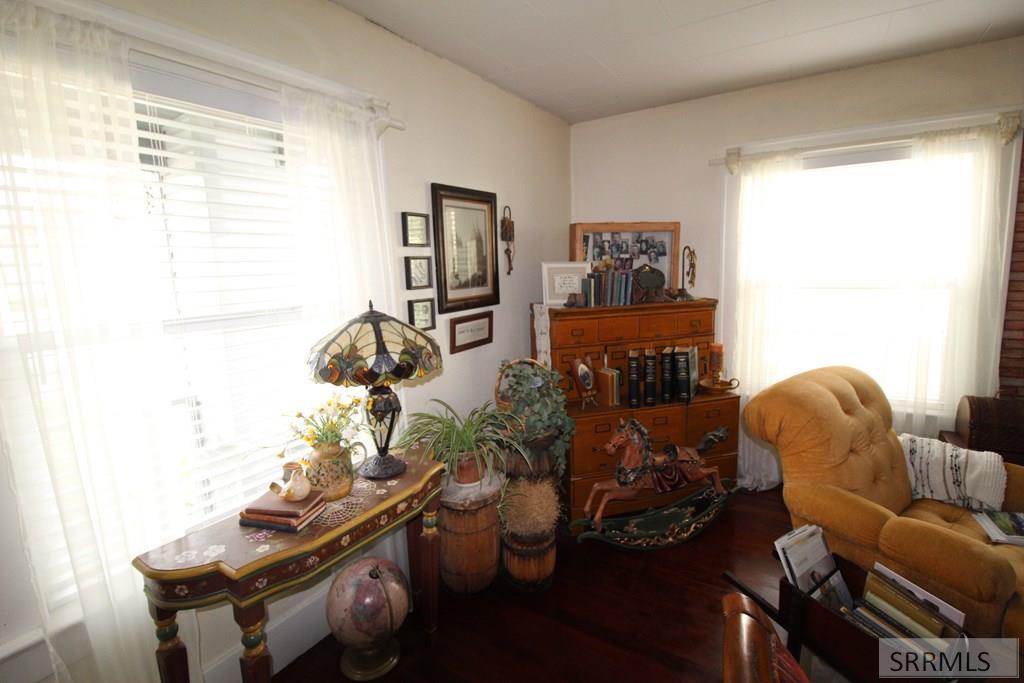 419 W Grand Avenue Property Photo 15