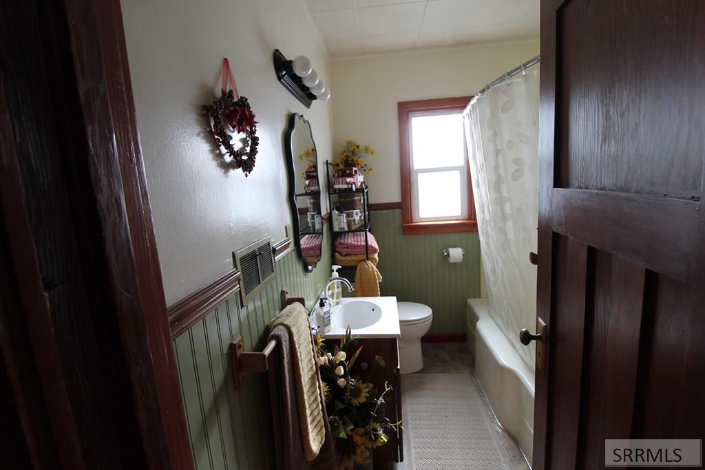 419 W Grand Avenue Property Photo 18
