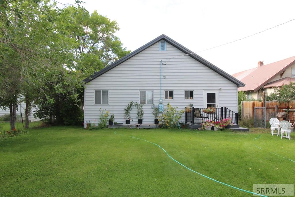419 W Grand Avenue Property Photo 20