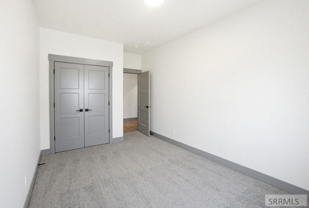 4987 N Beach Dr Property Photo 32
