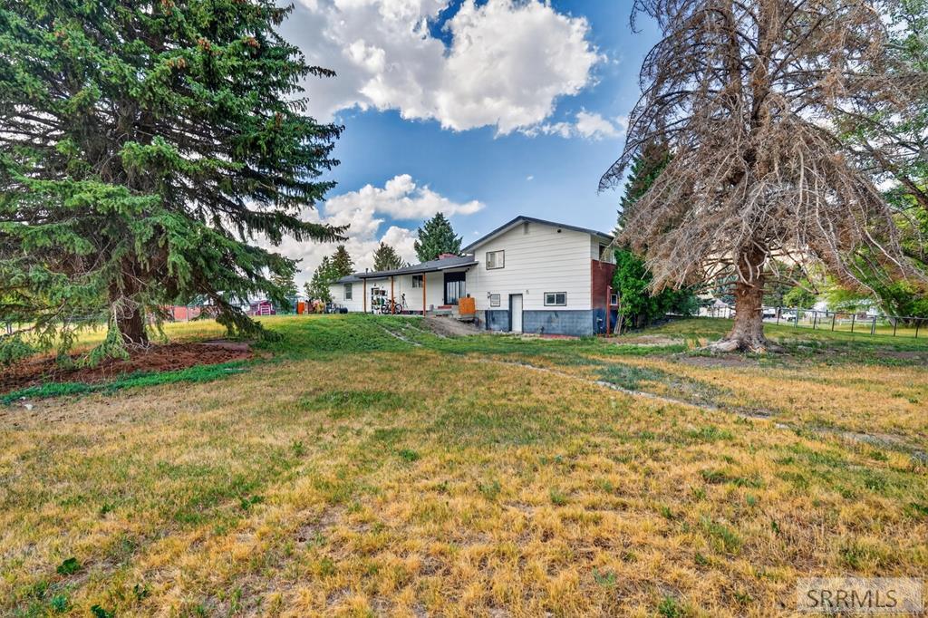 415 Sunset Drive Property Photo 3