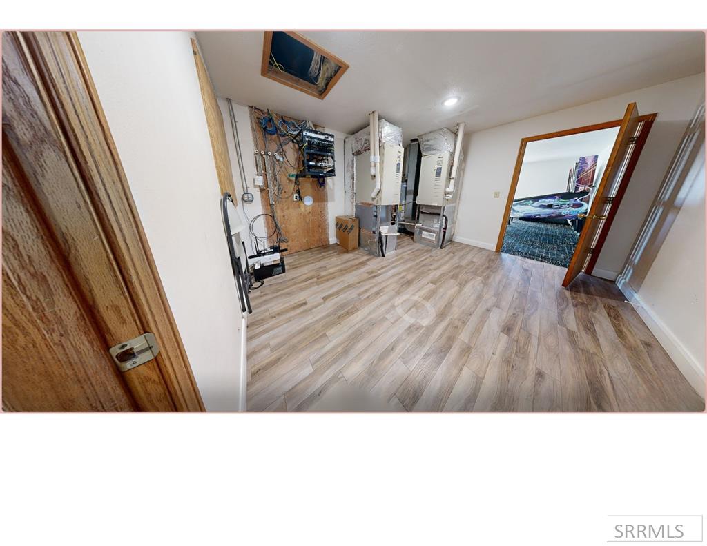 1463 Commerce Way Property Photo 14