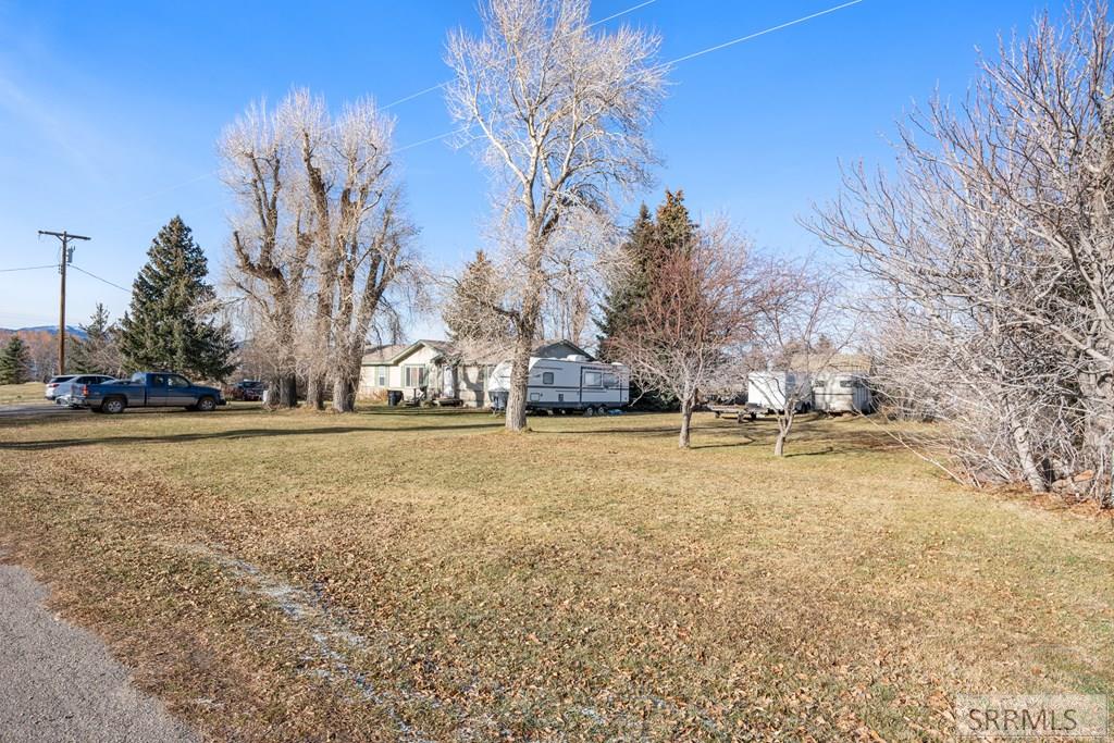 135 E Birch Street Property Photo 18