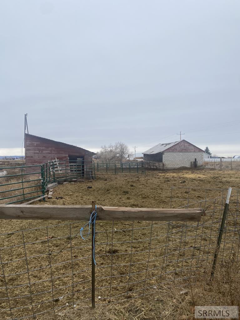 7595 55 W Property Photo 4