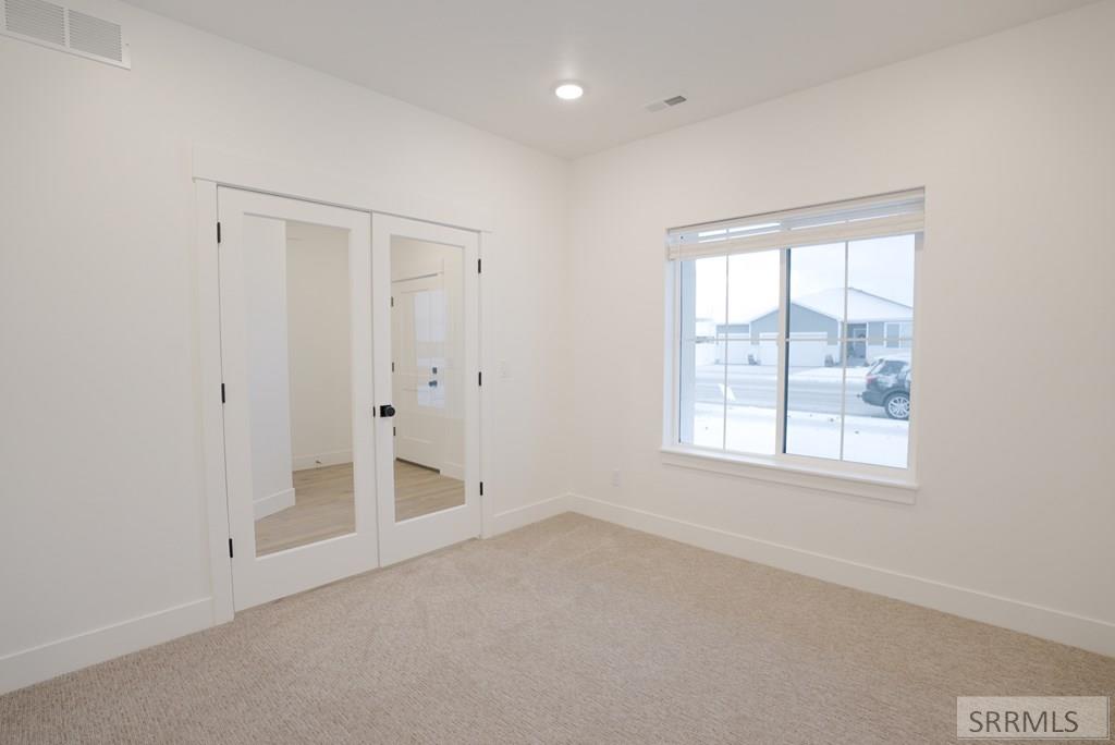 2927 N Grant Avenue Property Photo 2