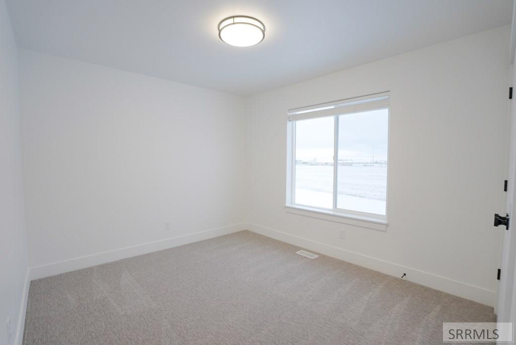 2927 N Grant Avenue Property Photo 18