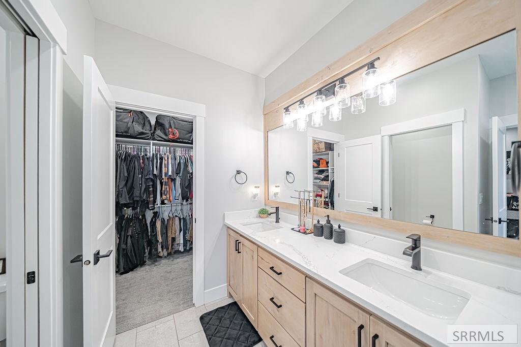 1596 N 845 E Property Photo 24