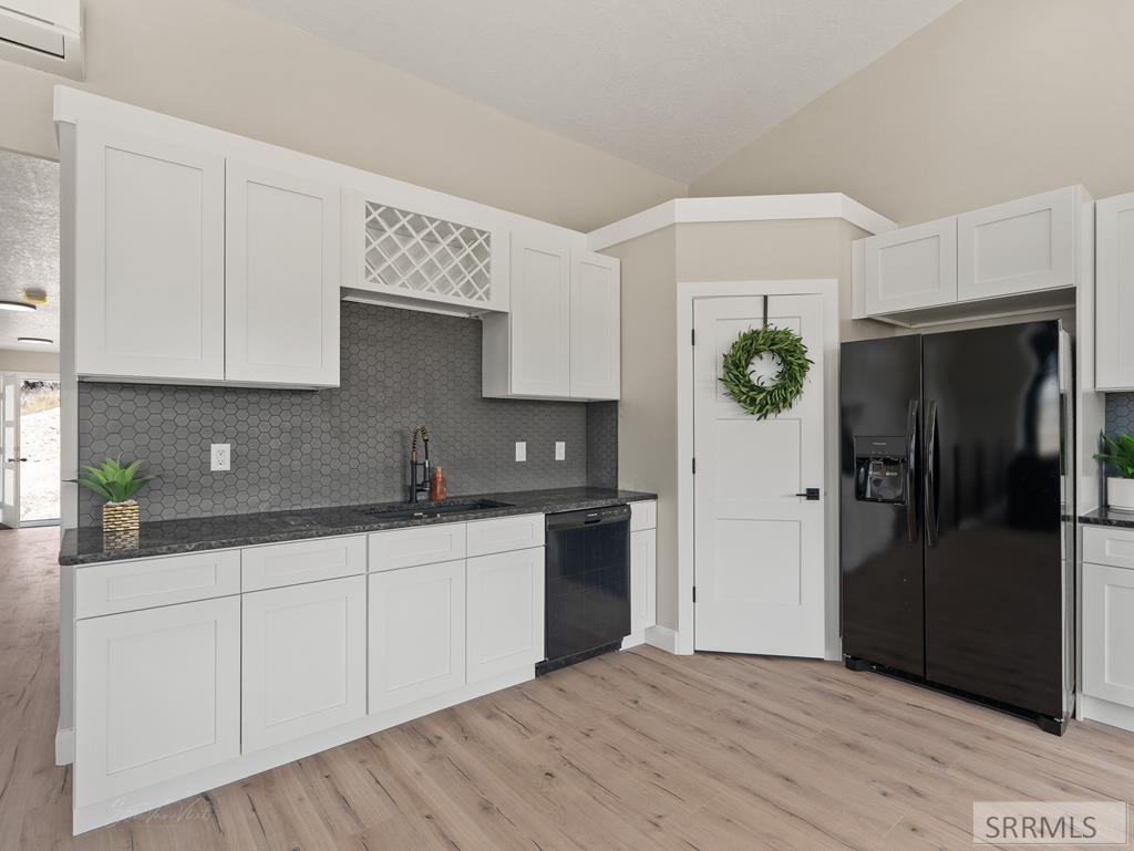 9616 Violet Way Property Photo 11