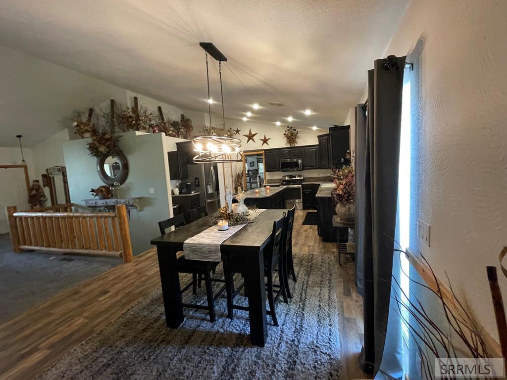 22 E Rich Lane Property Photo 8