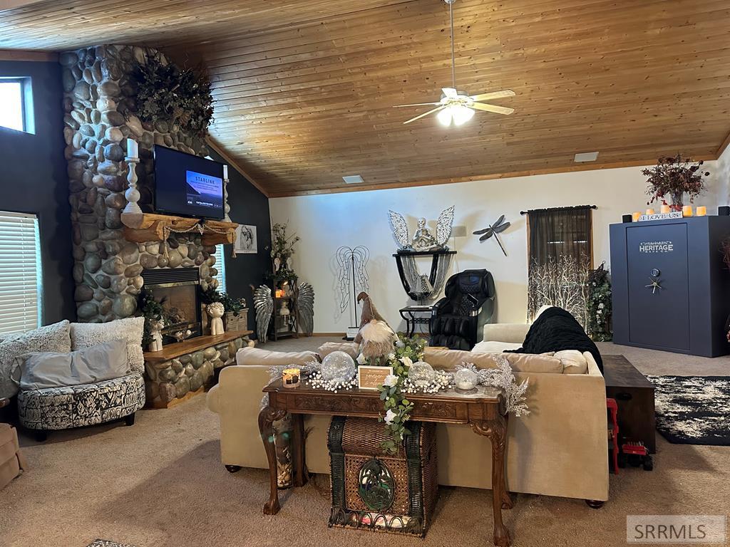 22 E Rich Lane Property Photo 14