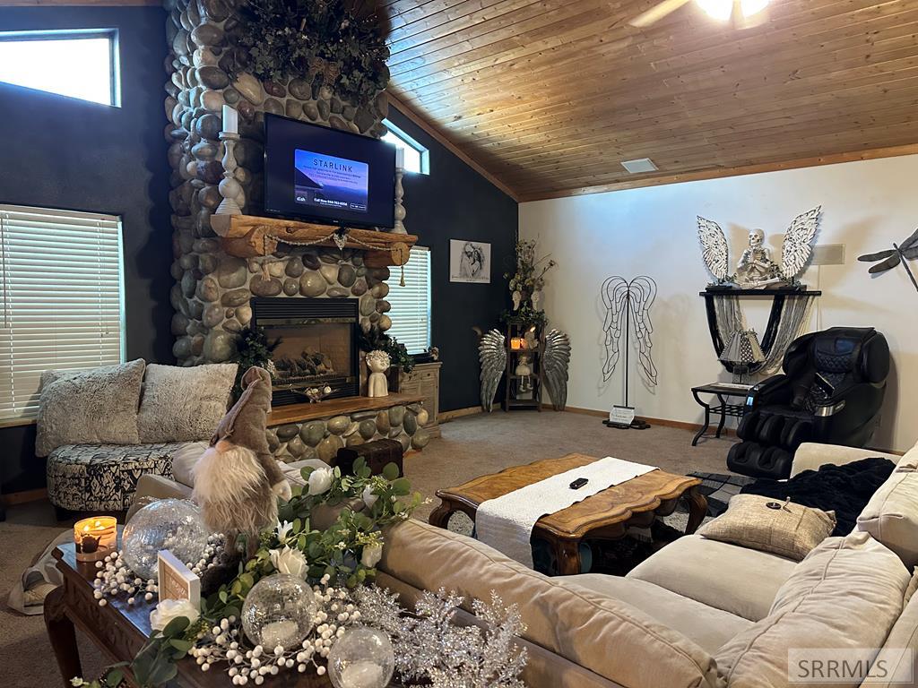 22 E Rich Lane Property Photo 15