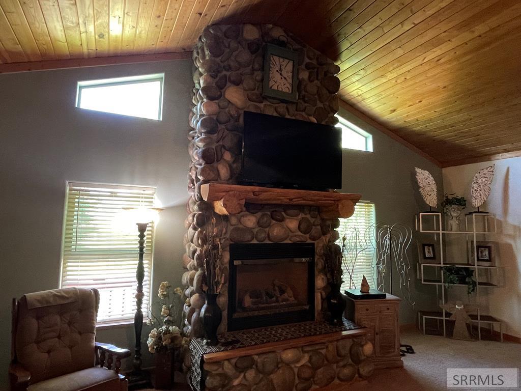 22 E Rich Lane Property Photo 16