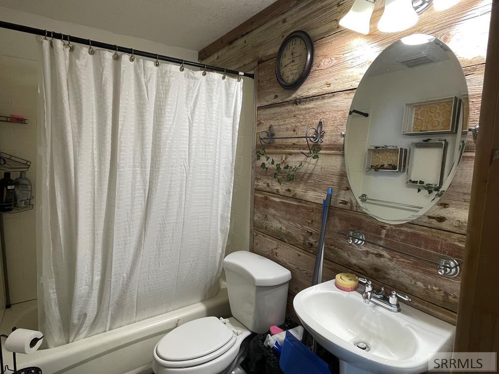 22 E Rich Lane Property Photo 33