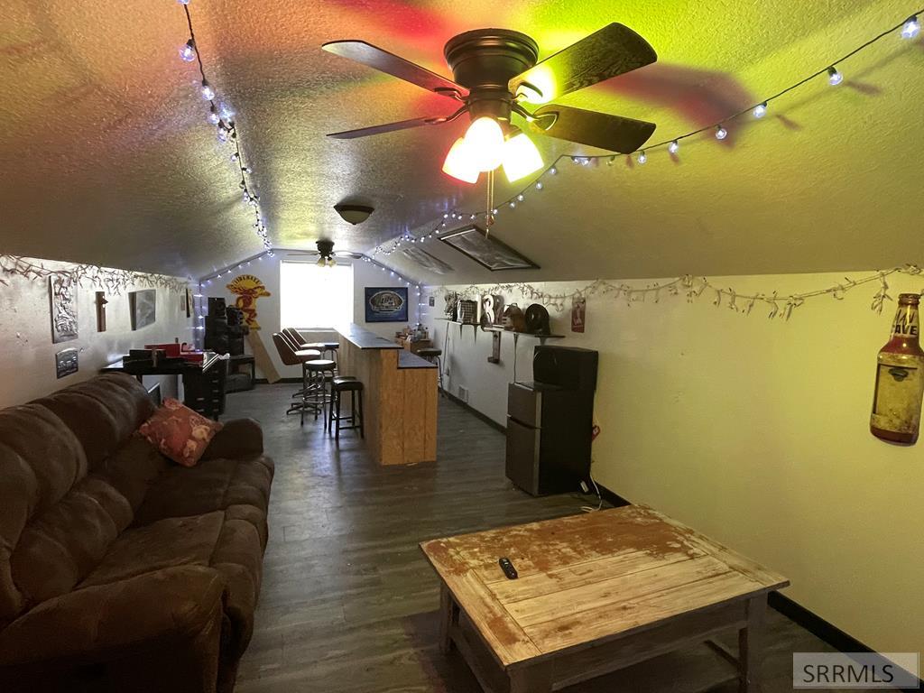 22 E Rich Lane Property Photo 37