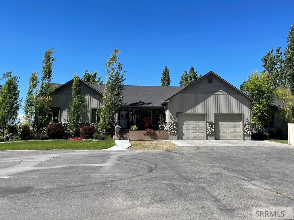 22 E Rich Lane Property Photo 45