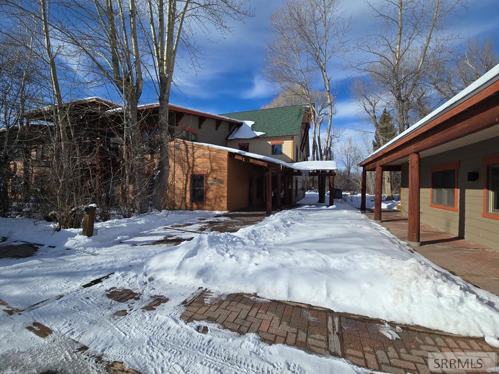 2740 Shadowmoon # 221 Property Photo 1