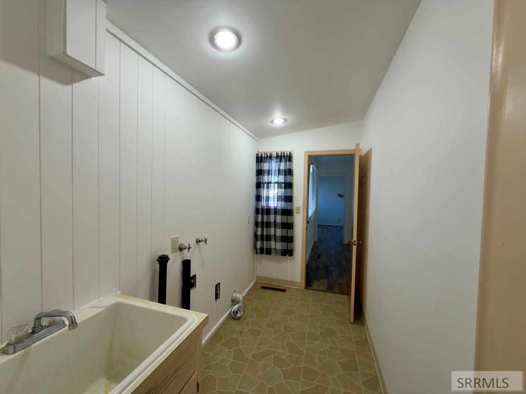 600 Curtis Street Property Photo 18