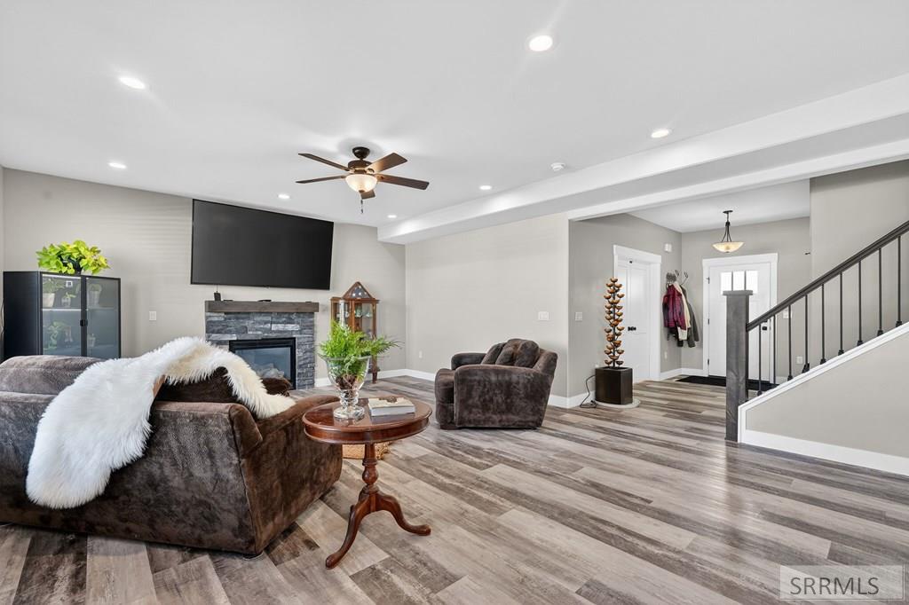 14946 Hamilton Lane Property Photo 4