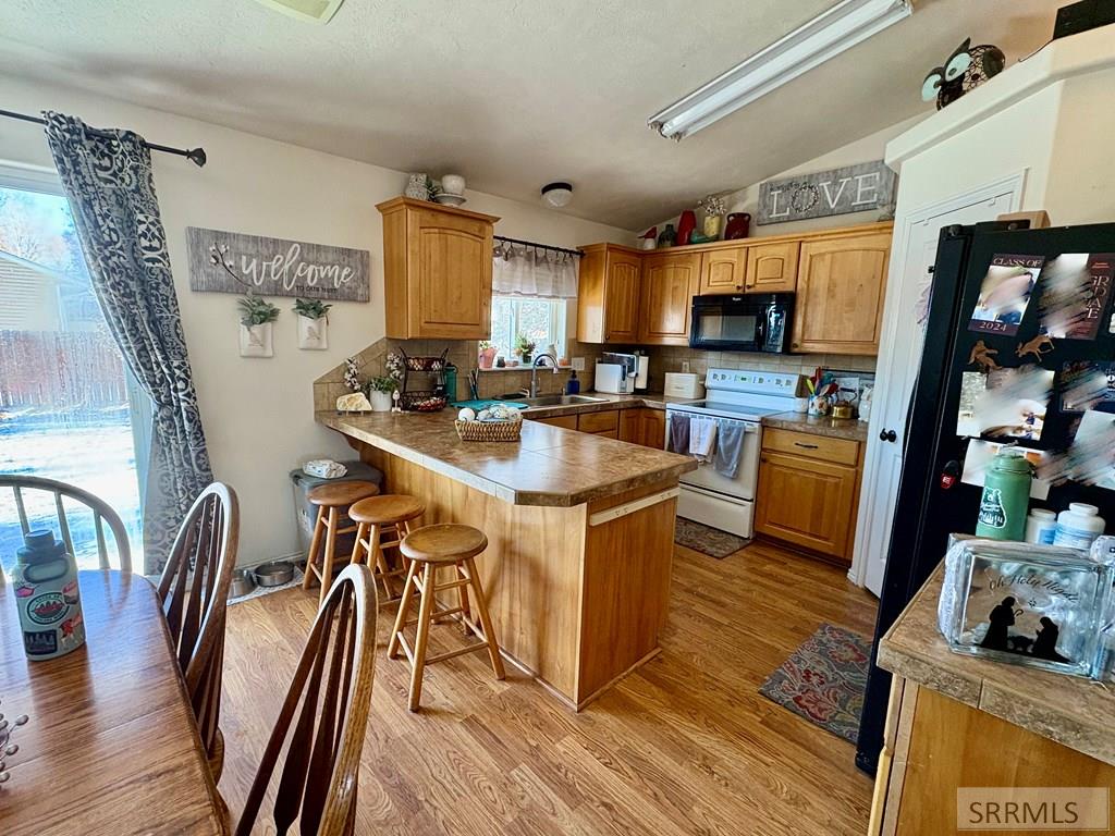 124 Tamarack Avenue Property Photo 6