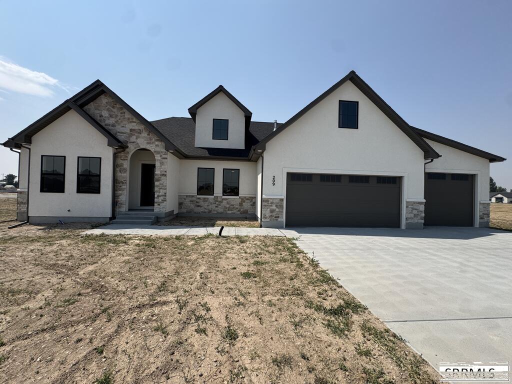 209 N 4117 E Property Photo 1