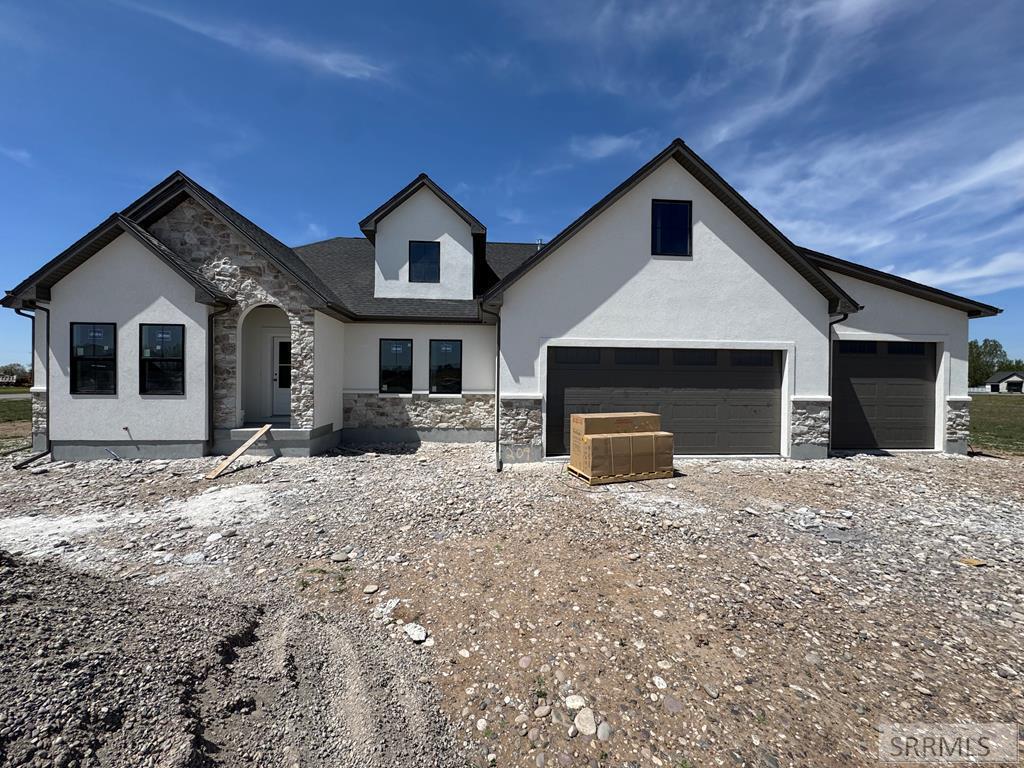 209 N 4117 E Property Photo 2