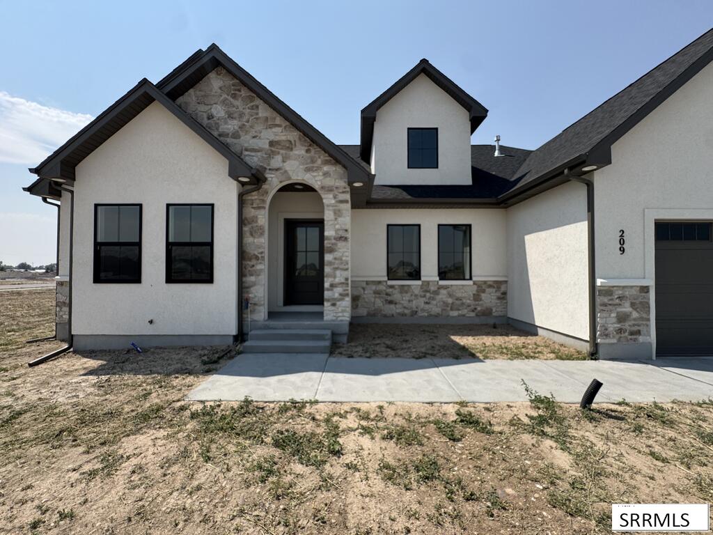 209 N 4117 E Property Photo 5